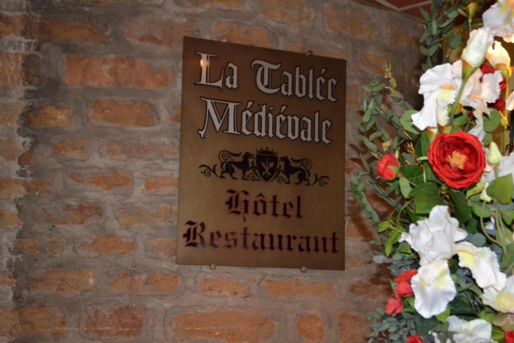 La Tablee Medievale Civrieux-dʼAzergues 외부 사진